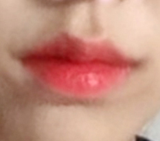 입꼬리만 올린건데