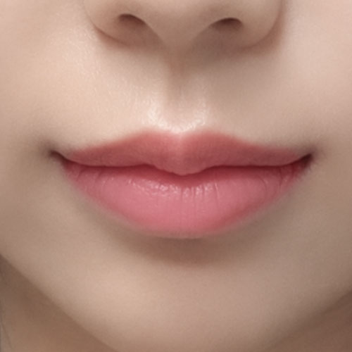 입술 자연스러워